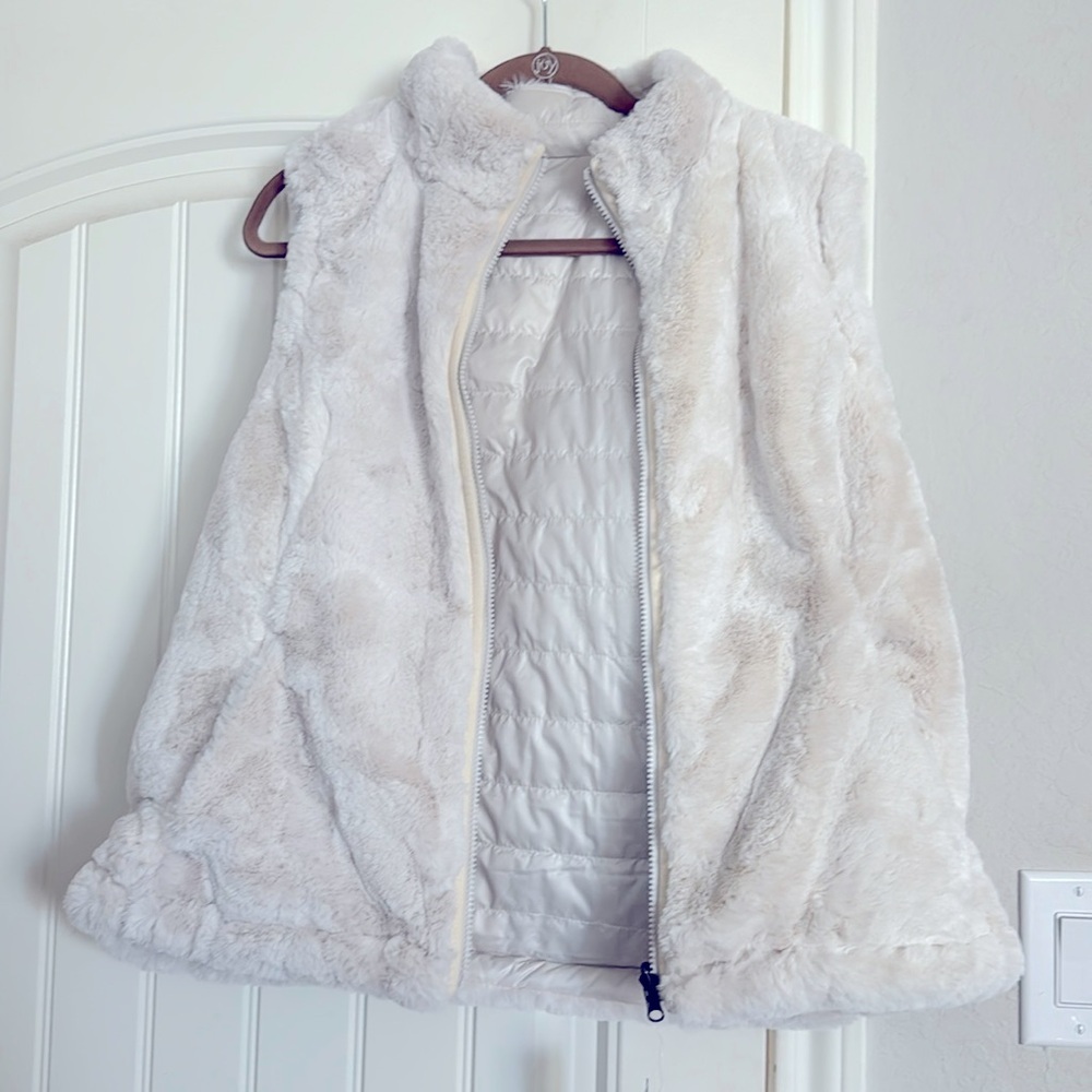 Reversible vest